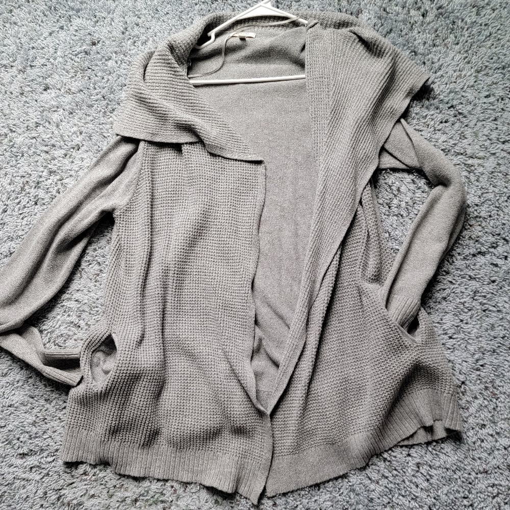 Sonoma grey cardigan with pockets!